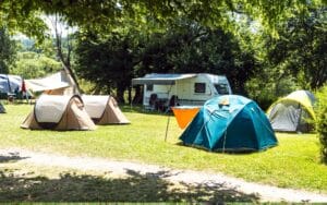 Family camp emplacement tente